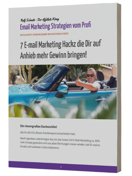 7 E-Mail Marketing Hackz von Ralf Schmitz gratis. Auf dem Bild ist der Online Marketer Ralf Schmitz im Auto zusehen und freut sich! Er zeigt den Daumen nach oben!